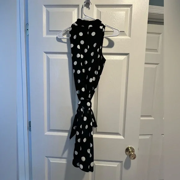 White House Black Market. Summer polka dot dress. Size 2 - Picture 4 of 12